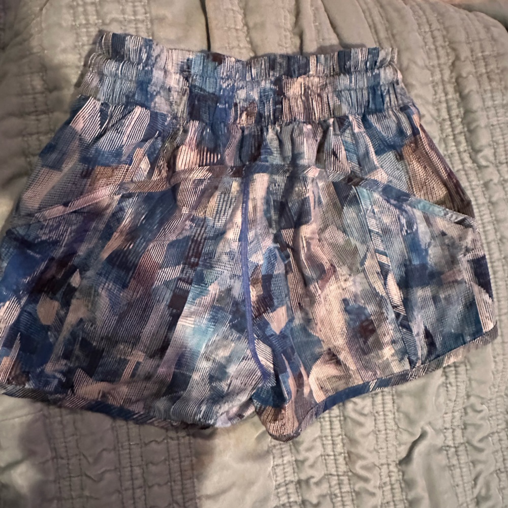 Lululemon Patterned Shorts - image 2
